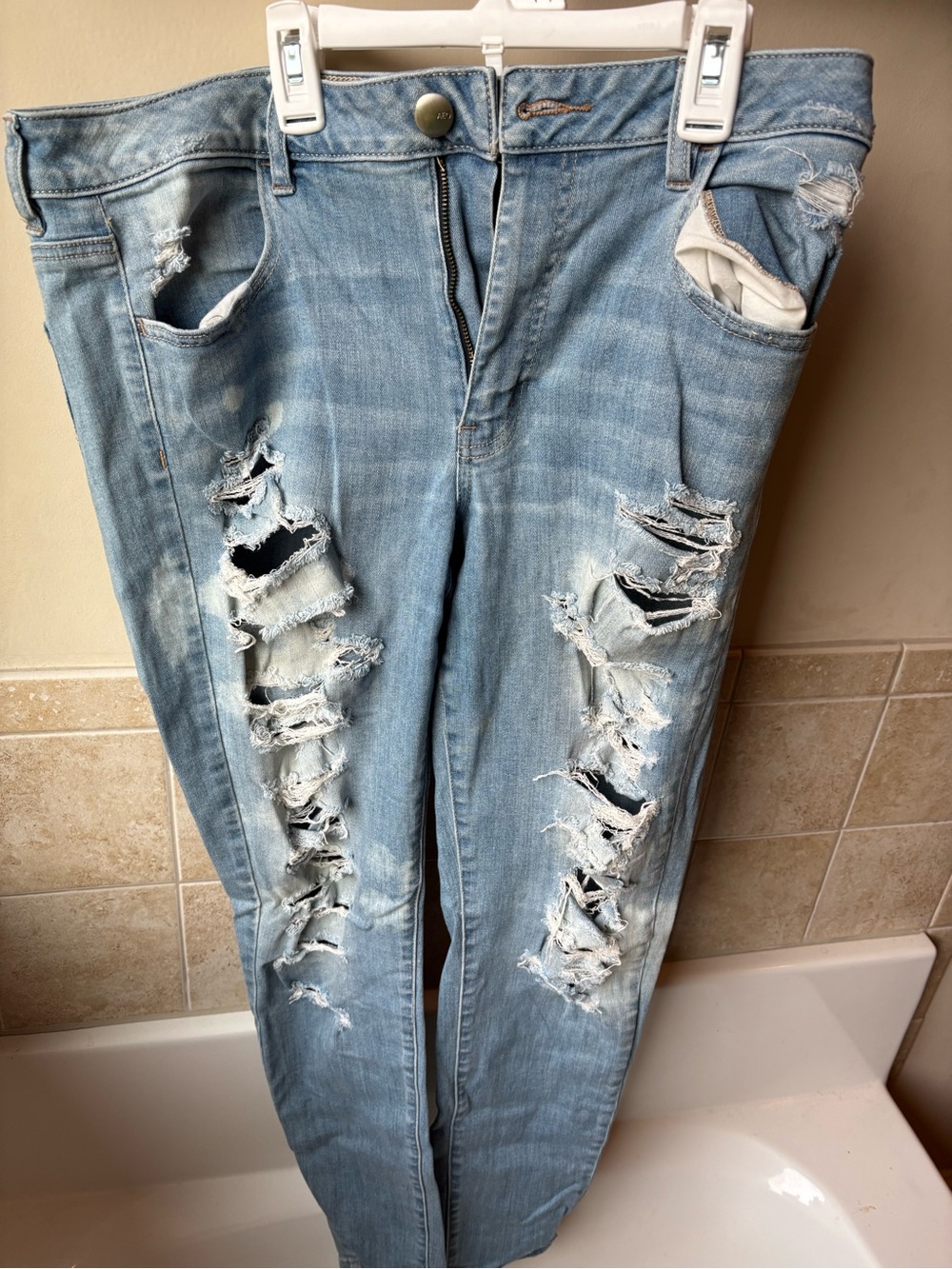 American Eagle size 14 ripped Jeans women